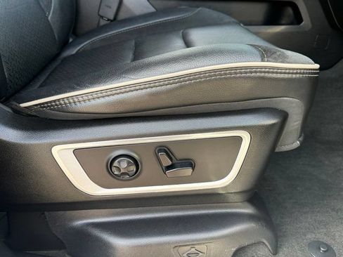 Used 2020 RAM 1500 Laramie AWD/4WD image 25
