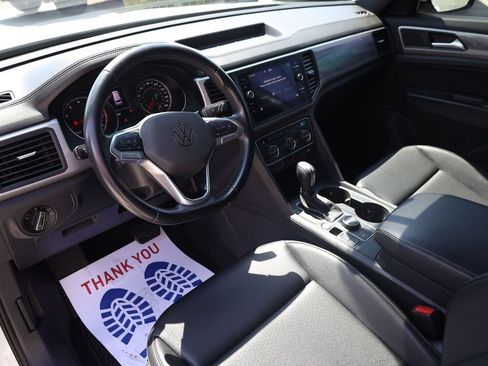 Used 2020 Volkswagen Atlas Cross Sport SE w/ Panoramic Sunroof Package AWD/4WD image 12