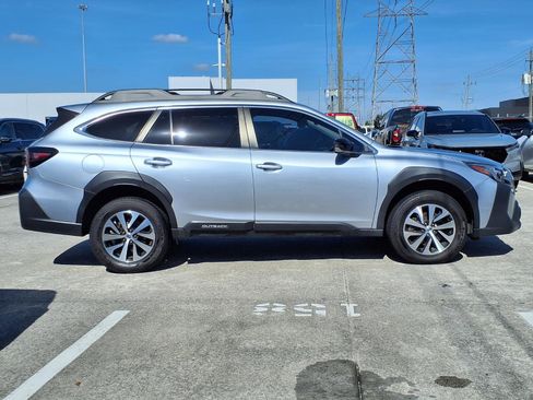 Used 2023 Subaru Outback Premium AWD/4WD image 24