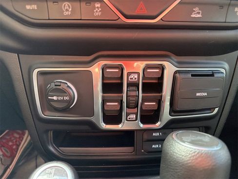 Used 2023 Jeep Wrangler Sport S image 32