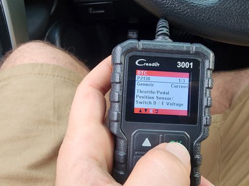 Used 2014 Nissan Rogue S FWD image 32