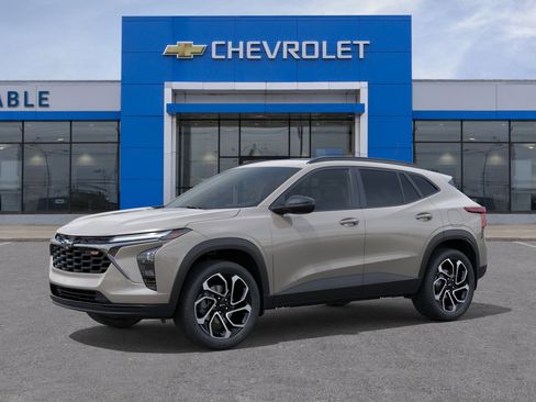 New 2026 Chevrolet Trax RS w/ Sunroof Package FWD image 2