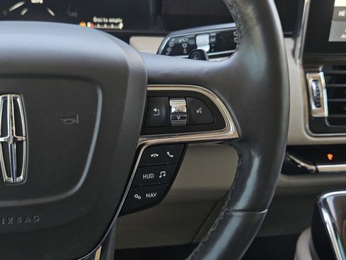Used 2021 Lincoln Navigator Reserve AWD/4WD image 18