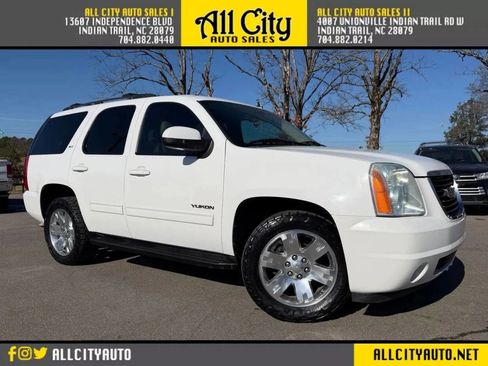 Used 2011 GMC Yukon SLT w/ SLT-2 Equipment Package image 1