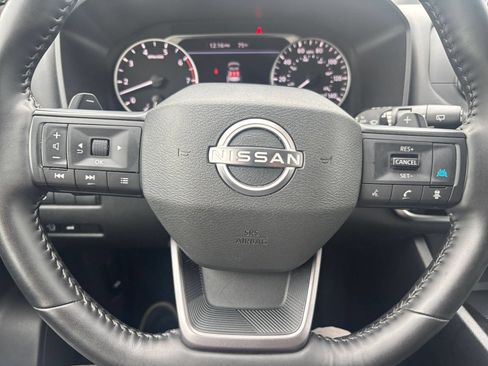 Used 2025 Nissan Rogue SV FWD image 30