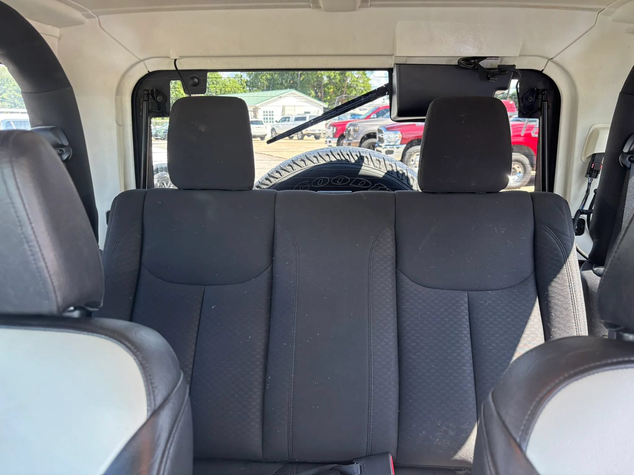 Used 2015 Jeep Wrangler Sport AWD/4WD image 13