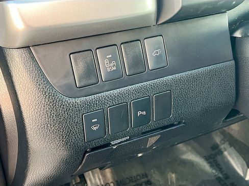 Used 2014 Toyota Highlander Limited image 10