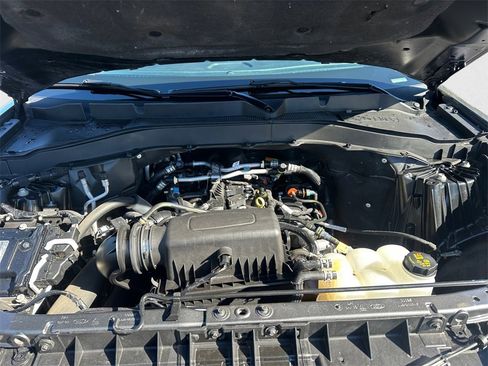 Used 2023 Ford Explorer XLT image 14
