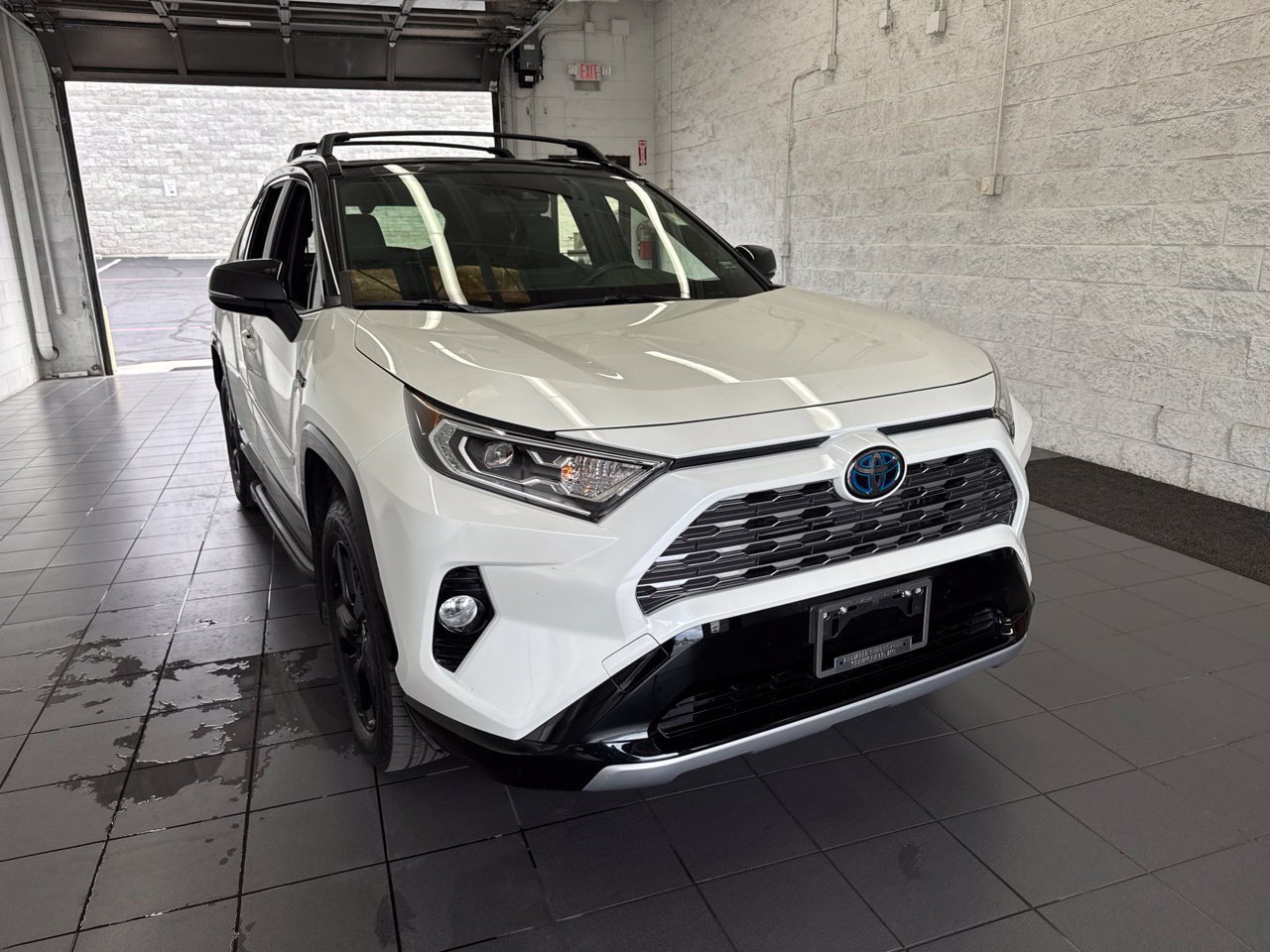 Used 2021 Toyota RAV4 XSE w/ XSE Grade Weather Package AWD/4WD image 2