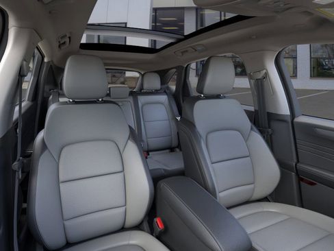 New 2025 Ford Escape SE w/ Class II Trailer Tow Package image 10