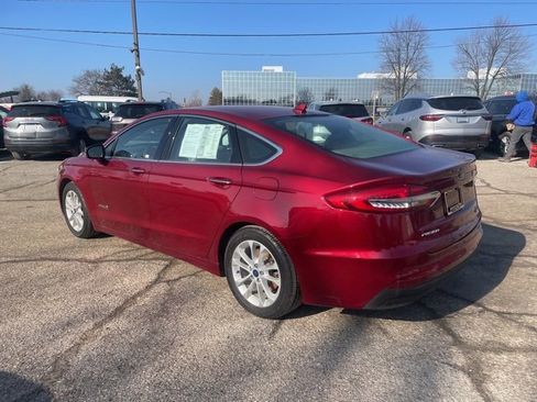 Used 2019 Ford Fusion SEL image 3