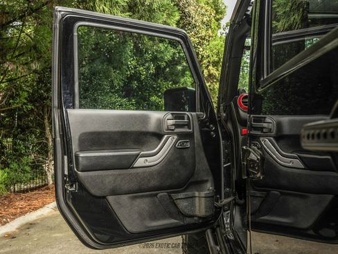 Used 2014 Jeep Wrangler Unlimited Rubicon AWD/4WD image 44