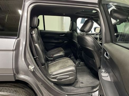 Used 2023 Jeep Grand Cherokee L Laredo image 27