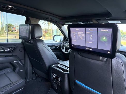 Used 2021 GMC Yukon Denali w/ Denali Ultimate Package AWD/4WD image 25