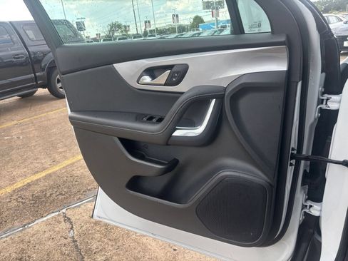 Used 2026 Chevrolet Blazer LT FWD image 18