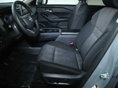 Certified 2026 Nissan Rogue SV w/ Cold Weather Package AWD/4WD image 18