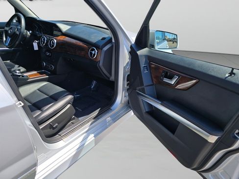 Used 2013 Mercedes-Benz GLK 350 4MATIC image 30