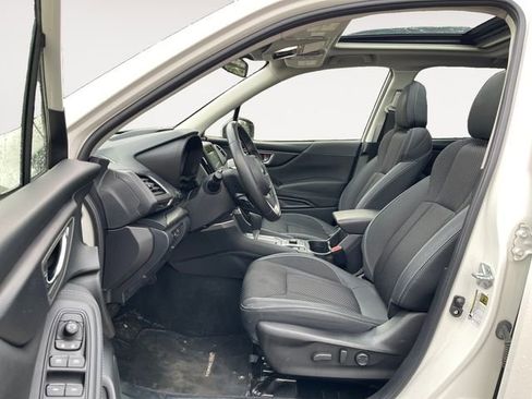 Used 2023 Subaru Forester Premium AWD/4WD image 9