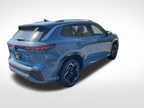 Certified 2025 Volkswagen Tiguan SEL R-Line AWD/4WD image 5