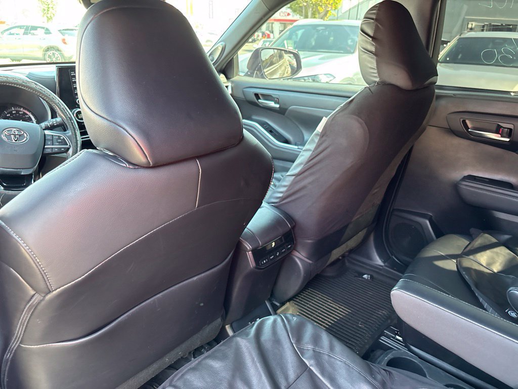 Used 2021 Toyota Highlander XSE FWD image 10