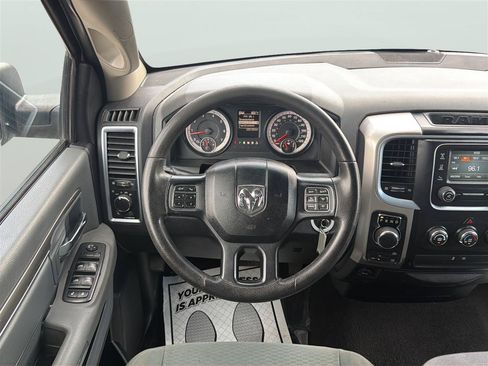 Used 2016 RAM 1500 Classic SLT AWD/4WD image 18