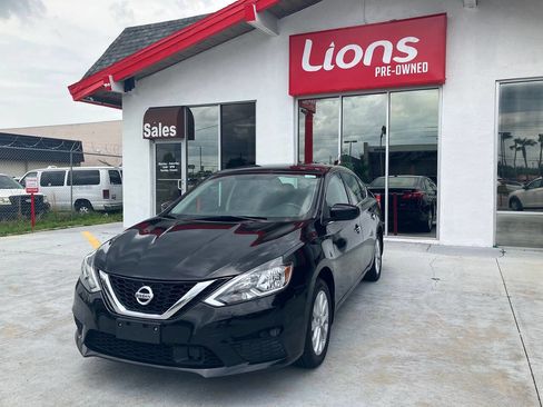 Used 2019 Nissan Sentra SV image 2