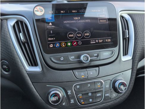 Used 2024 Chevrolet Malibu LT image 13