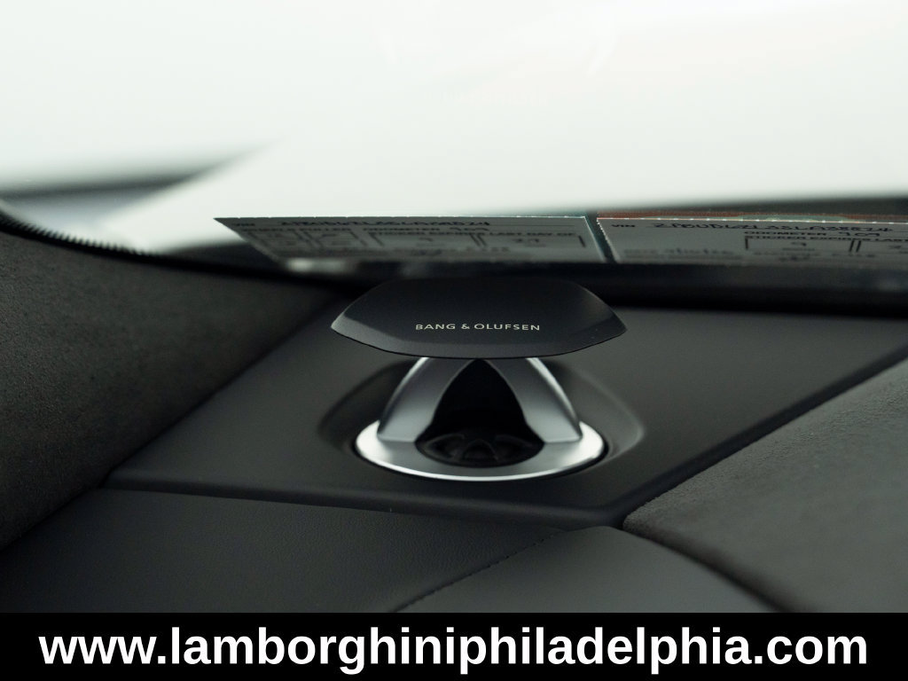 Used 2025 Lamborghini Urus S AWD/4WD image 35
