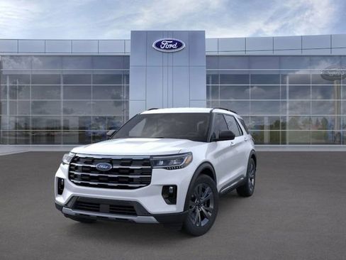 New 2025 Ford Explorer Active w/ Active Comfort Package image 2