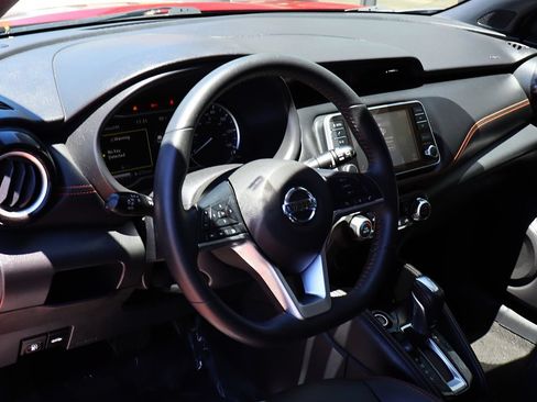 Used 2020 Nissan Kicks SR w/ SR Premium Package FWD image 39