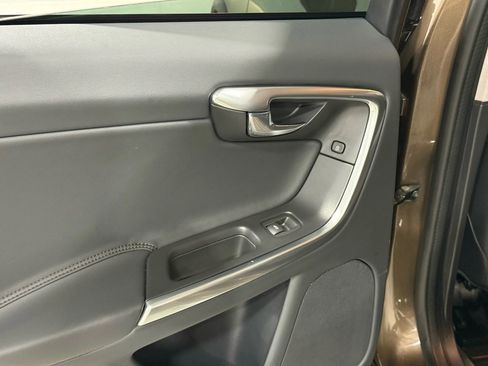 Used 2016 Volvo V60 T5 Cross Country image 63