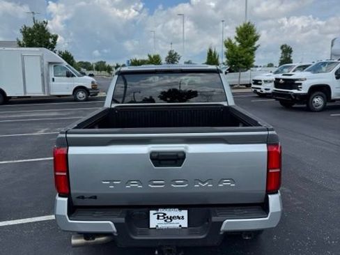 Used 2025 Toyota Tacoma TRD Sport AWD/4WD image 10