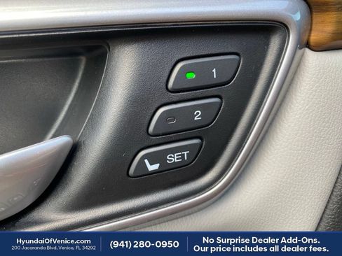 Used 2017 Honda CR-V Touring image 9