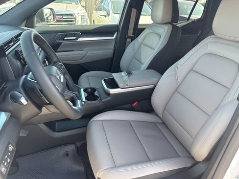 New 2027 GMC Terrain Elevation w/ Elevation Premium Package AWD/4WD image 17