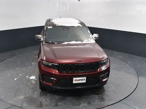 New 2025 Jeep Grand Cherokee Altitude w/ Trailer Tow Package AWD/4WD image 39