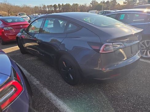 Used 2023 Tesla Model 3 Standard Range image 3