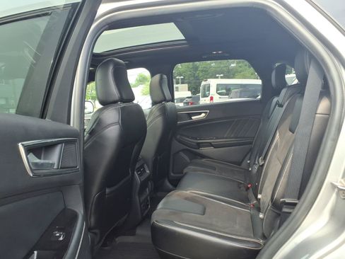 Certified 2020 Ford Edge ST w/ Cold Weather Package AWD/4WD image 15