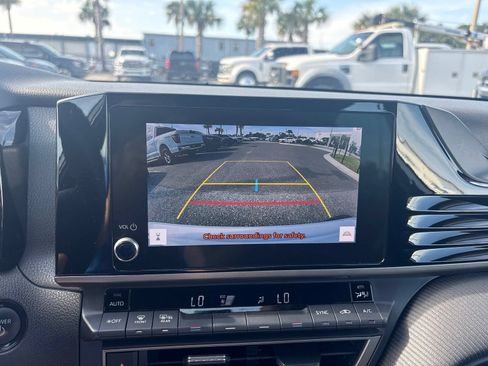 Used 2025 Toyota Camry XSE FWD image 27