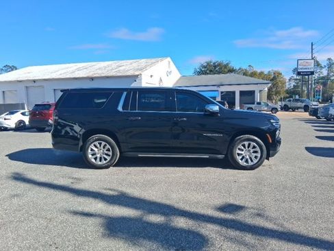 Certified 2025 Chevrolet Suburban Premier image 11