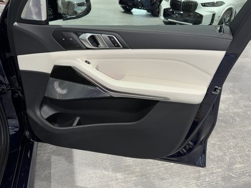 New 2026 BMW X5 M60i image 8