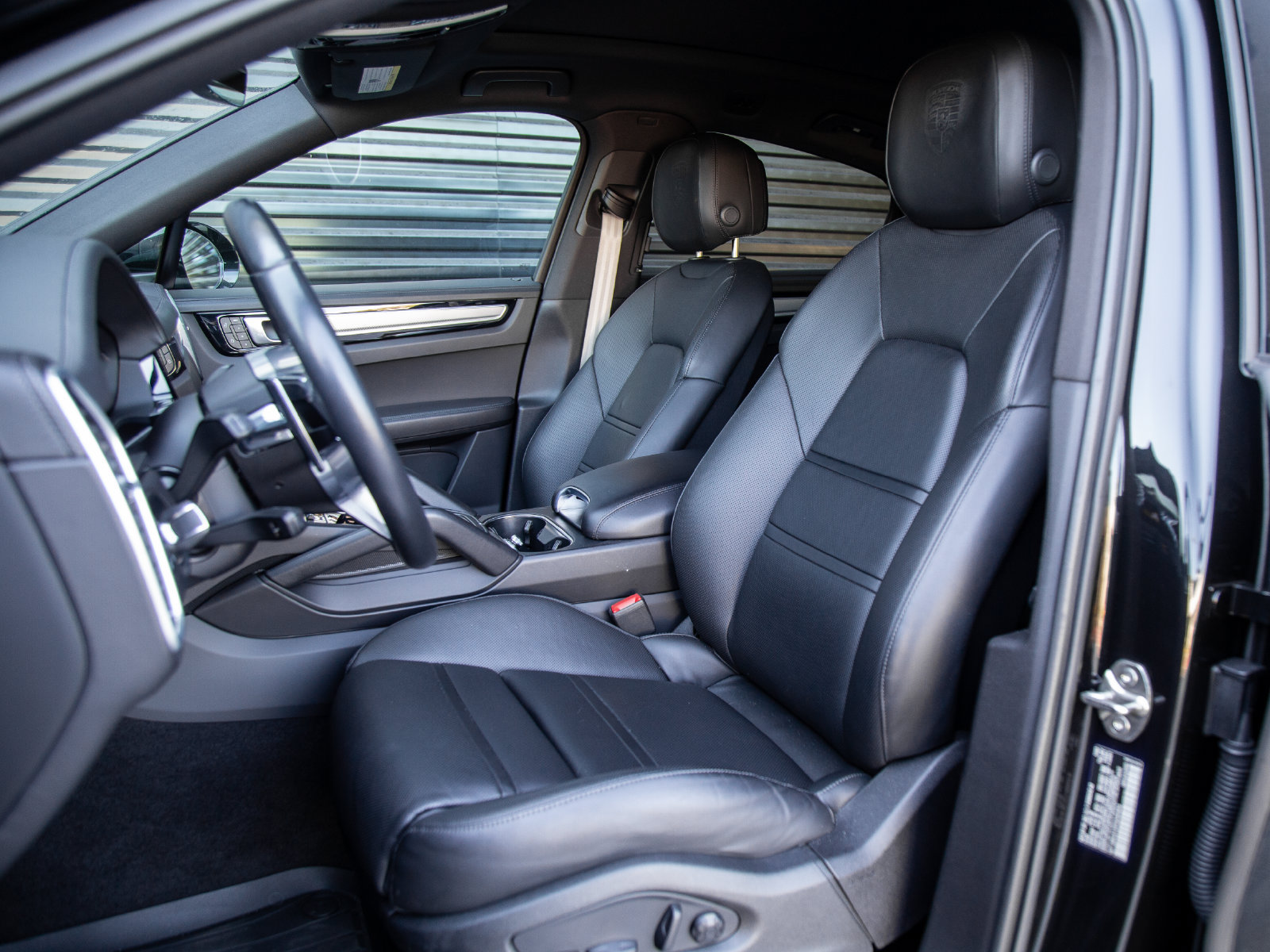 Certified 2023 Porsche Cayenne S AWD/4WD image 5