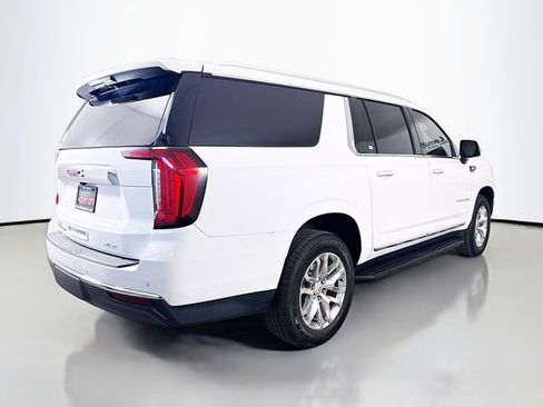 Used 2023 GMC Yukon AT4 w/ AT4 Premium Package image 9