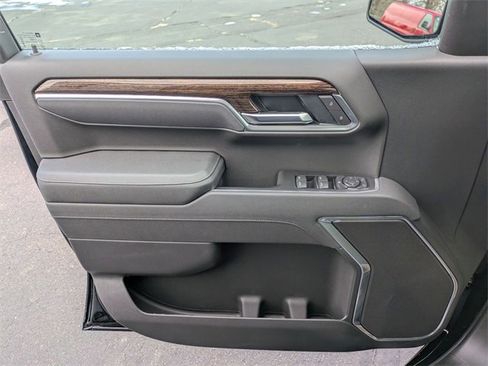 New 2026 GMC Sierra 1500 Elevation image 11