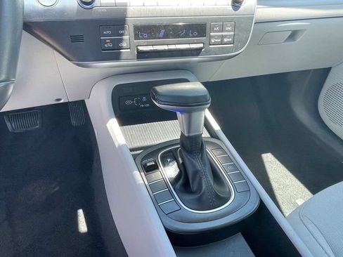 Used 2025 Hyundai Kona SEL AWD/4WD image 25
