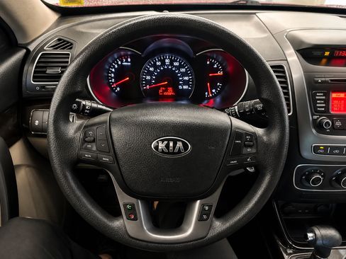 Used 2015 Kia Sorento LX AWD/4WD image 3