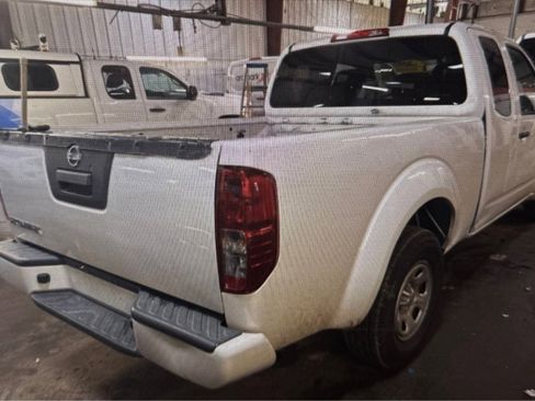 Used 2019 Nissan Frontier S image 2