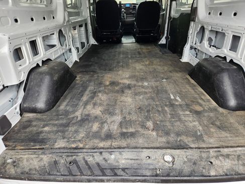 Used 2024 Ford Transit 250 148 Medium Roof RWD image 23