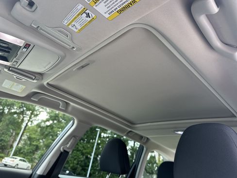 Used 2023 Subaru Forester Premium AWD/4WD image 28