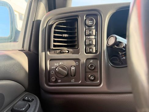 Used 2004 Chevrolet Silverado 1500 LT w/ Light Duty Power Package image 16