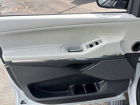 New 2026 Lincoln Navigator L Reserve AWD/4WD image 11